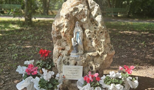Madonnina di Lourdes